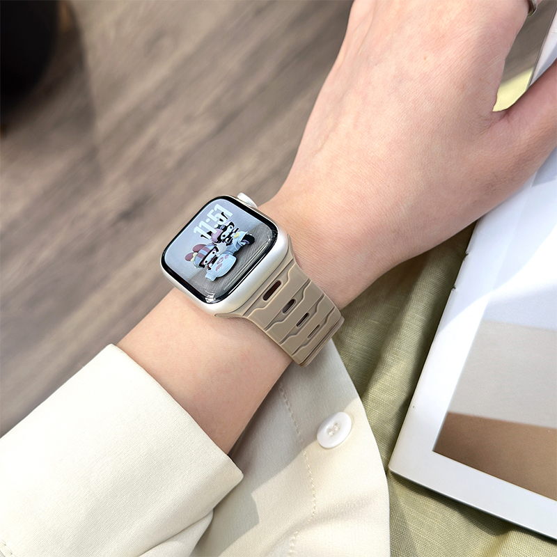 Silicone Magnetic Watch Strap iWatch.Dragon Scale Silicone Magnetic Watch Strap