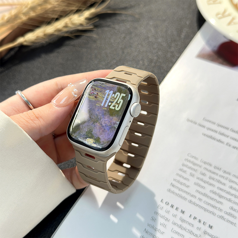 Silicone Magnetic Watch Strap iWatch.Dragon Scale Silicone Magnetic Watch Strap