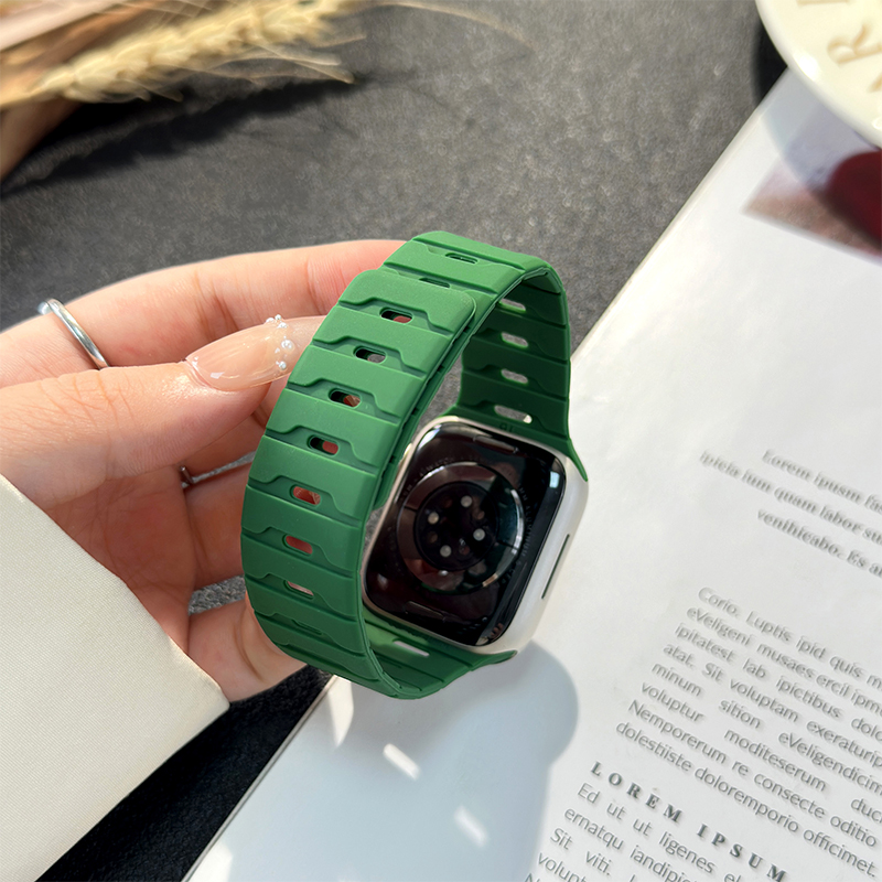 Silicone Magnetic Watch Strap iWatch.Dragon Scale Silicone Magnetic Watch Strap