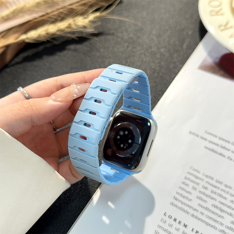 Silicone Magnetic Watch Strap iWatch.Dragon Scale Silicone Magnetic Watch Strap